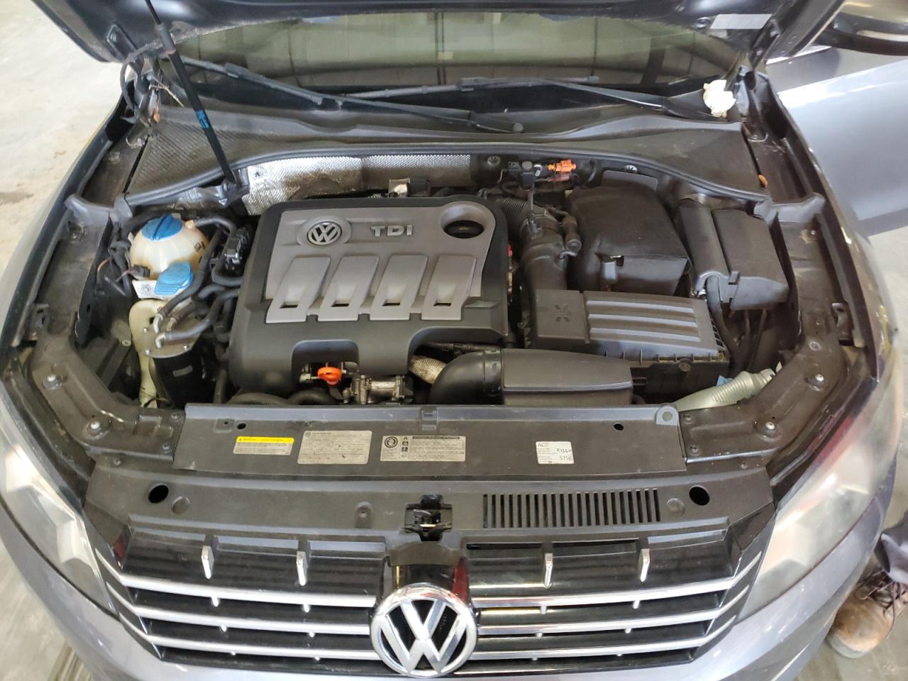 1VWBN7A36DC126411 2013 Volkswagen Passat Se