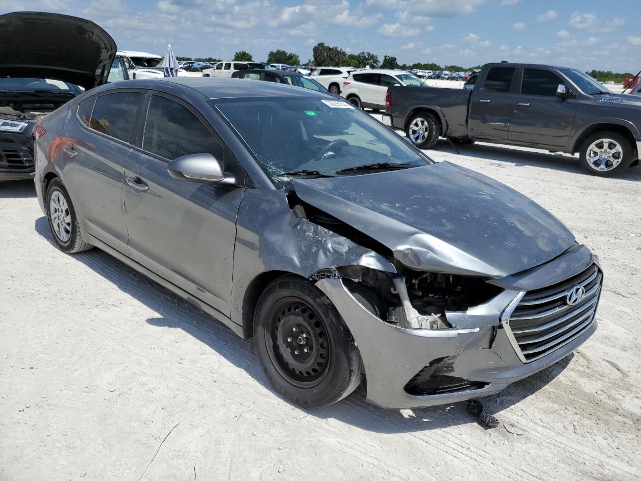 2018 Hyundai Elantra Se vin: 5NPD74LF8JH393724