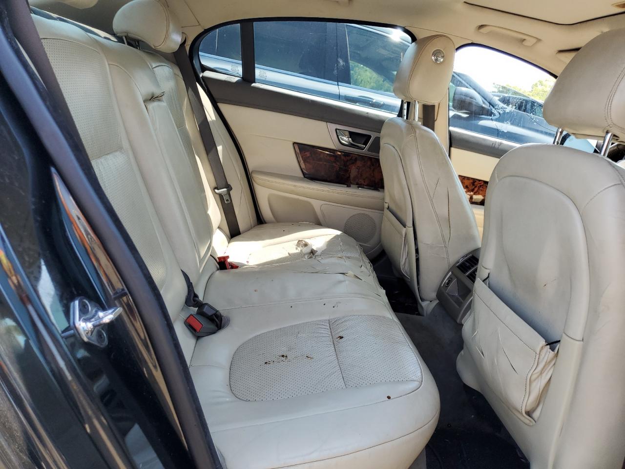 SAJWA0GB8BLR81793 2011 Jaguar Xf Premium