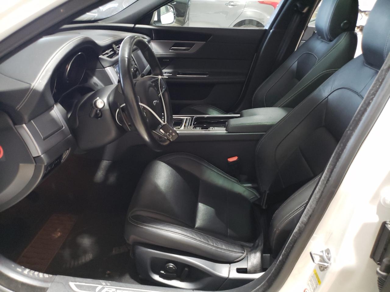 SAJBL4BV7GCY11479 2016 Jaguar Xf R - Sport