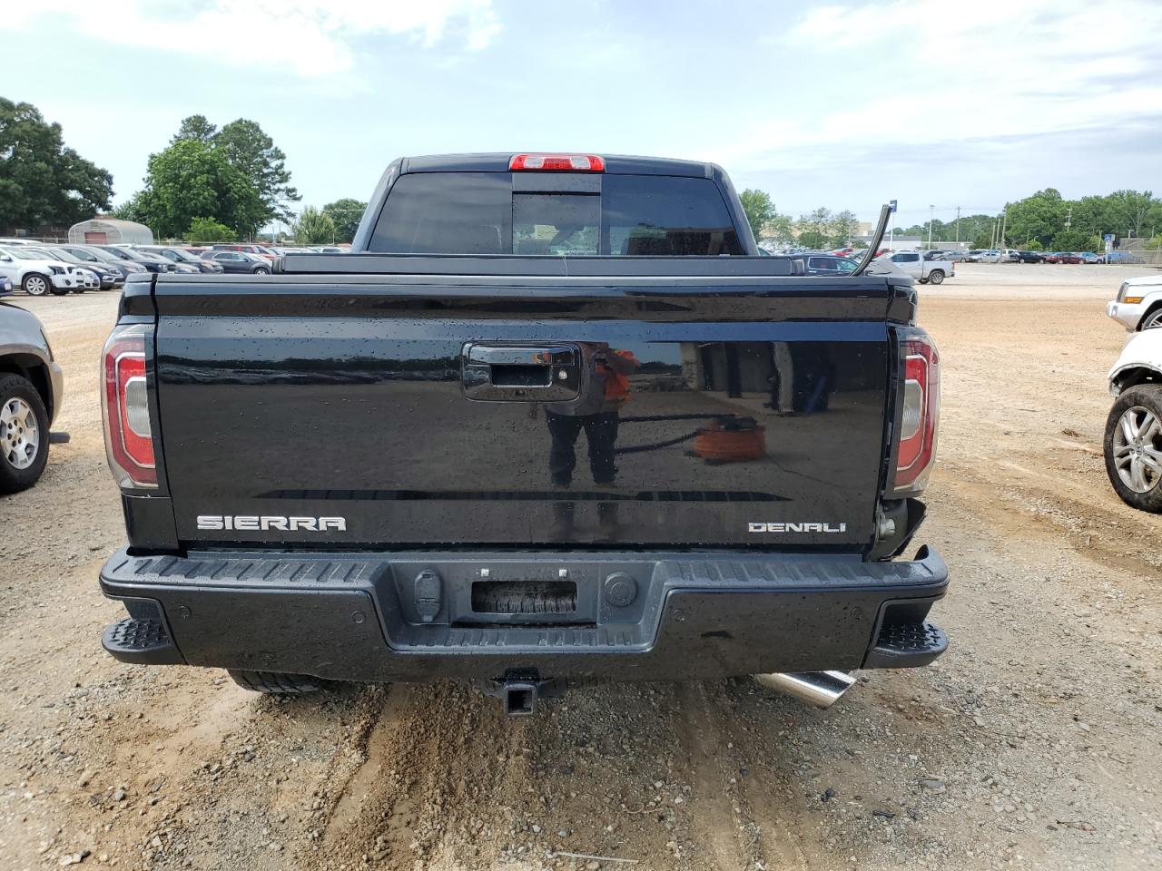 3GTU2PEJ7JG323030 2018 GMC Sierra K1500 Denali