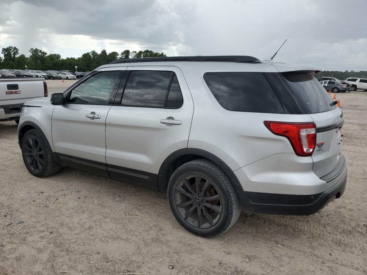 2018 Ford Explorer Xlt vin: 1FM5K7D85JGA54956