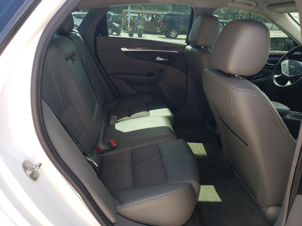 2G1105S32J9110802 2018 Chevrolet Impala Lt