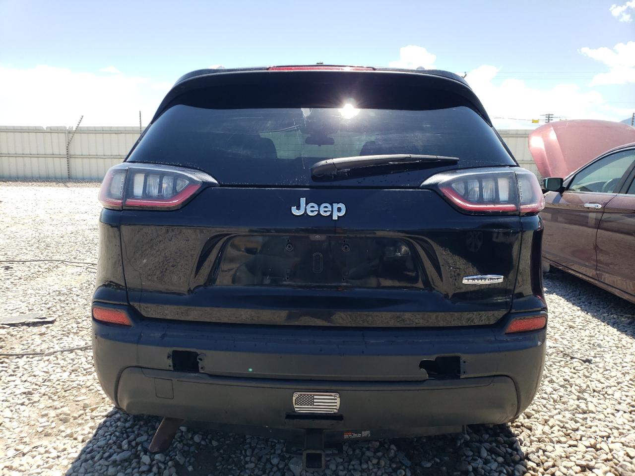 2019 Jeep Cherokee Latitude vin: 1C4PJLCB2KD222500