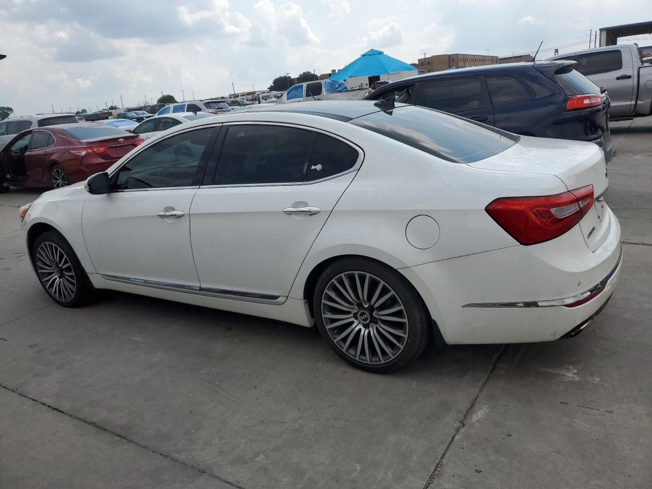 2015 Kia Cadenza Premium vin: KNALN4D79F5178544