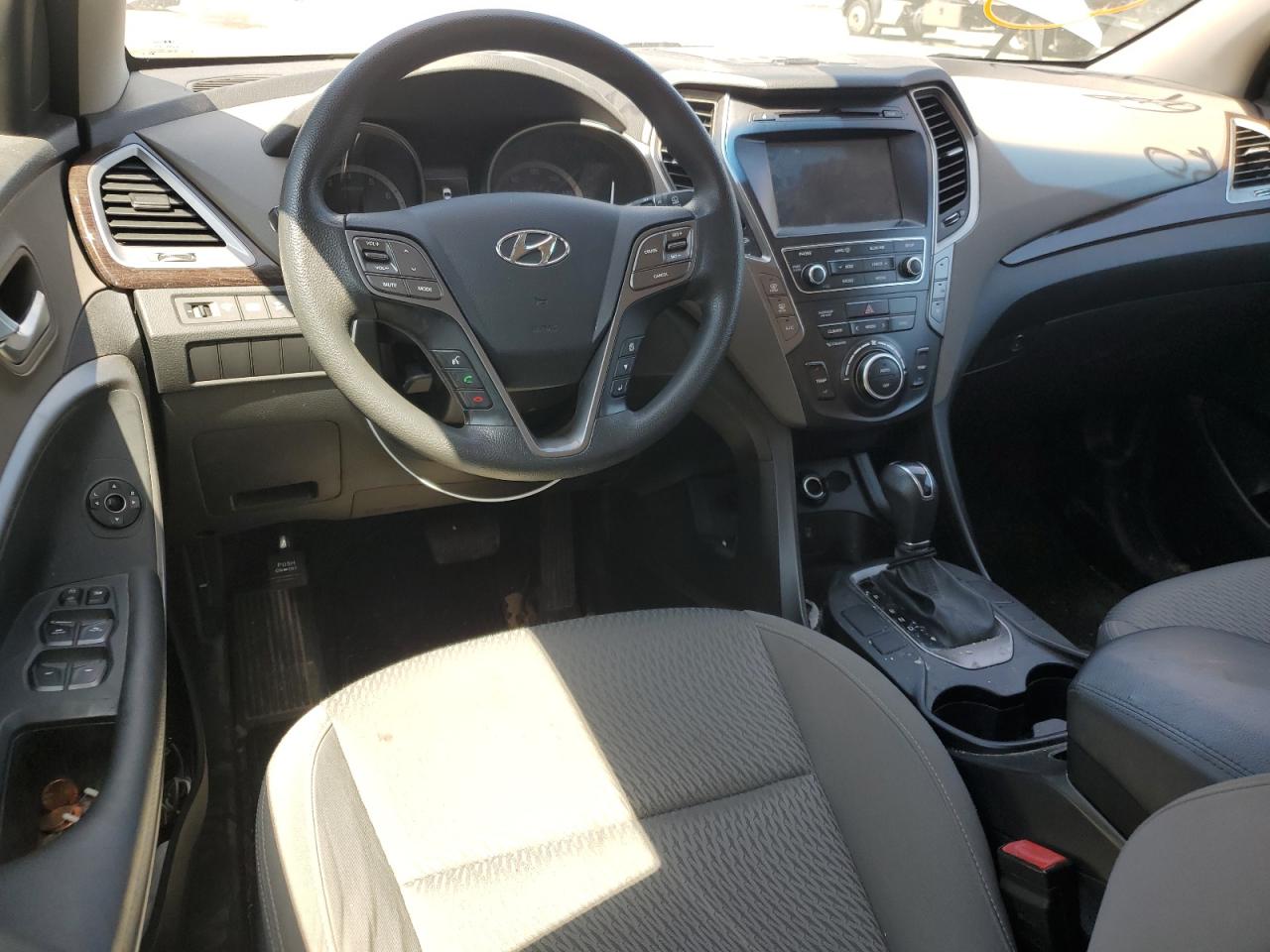 2019 Hyundai Santa Fe Xl Se vin: KM8SMDHF7KU306911