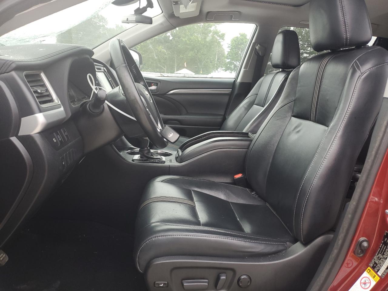 5TDKZRFH9HS520688 2017 Toyota Highlander Se