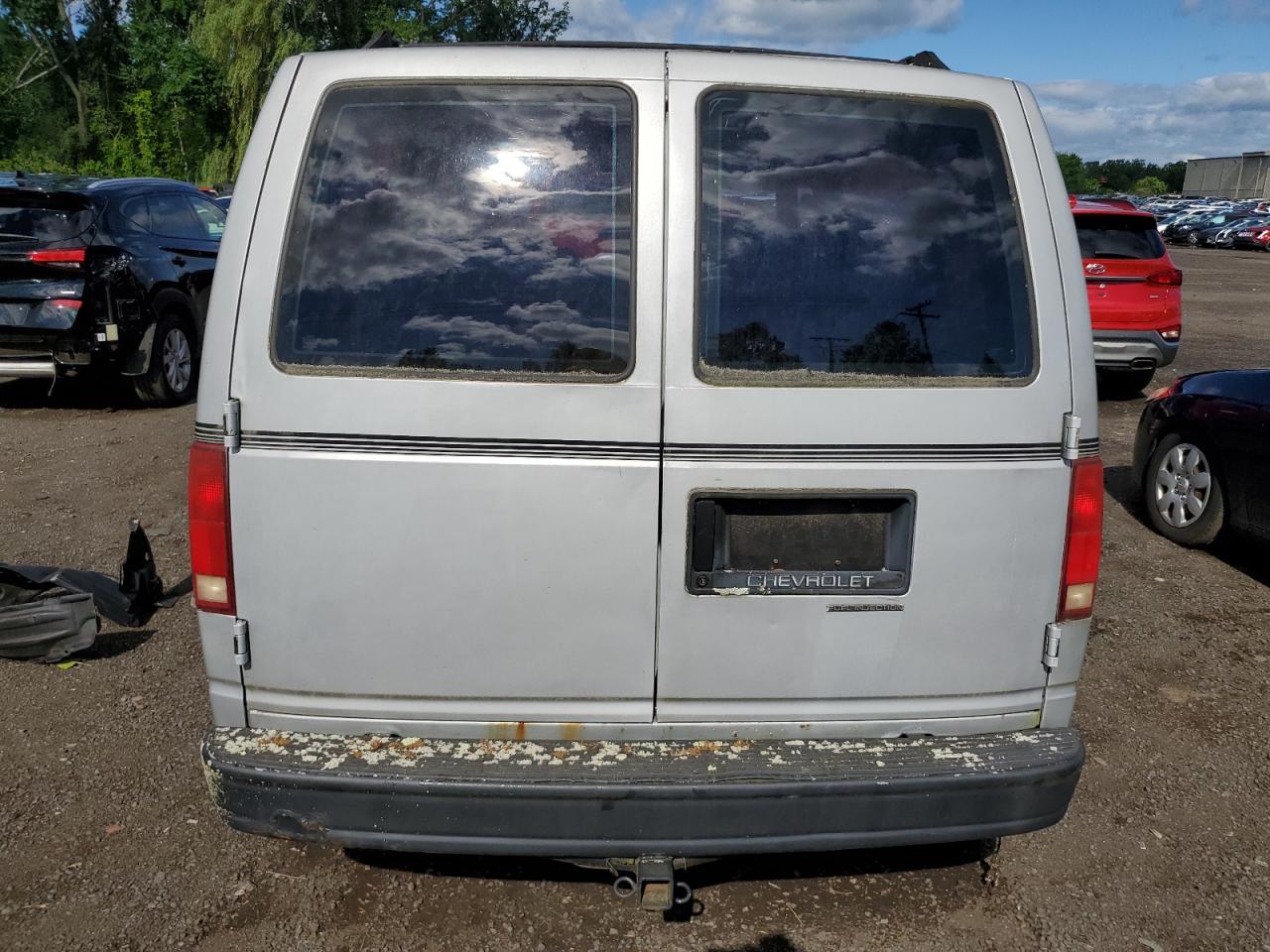 1GNDM15Z9LB171008 1990 Chevrolet Astro