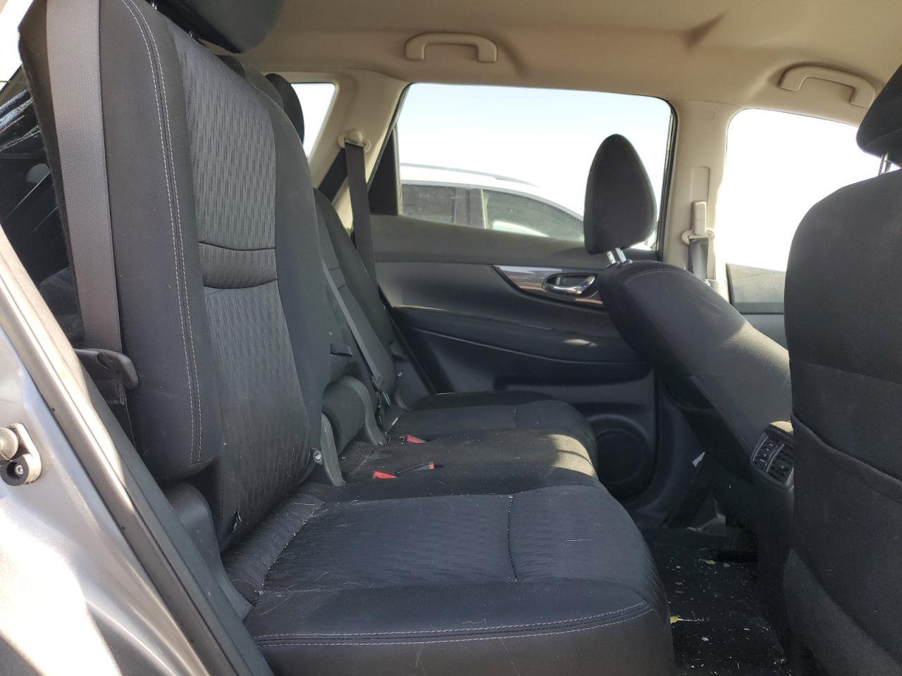 KNMAT2MV0JP622393 NISSAN ROGUE 2018