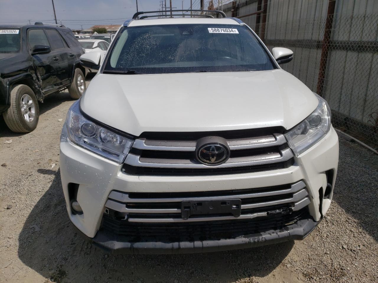 2019 Toyota Highlander Se vin: 5TDJZRFH2KS948587