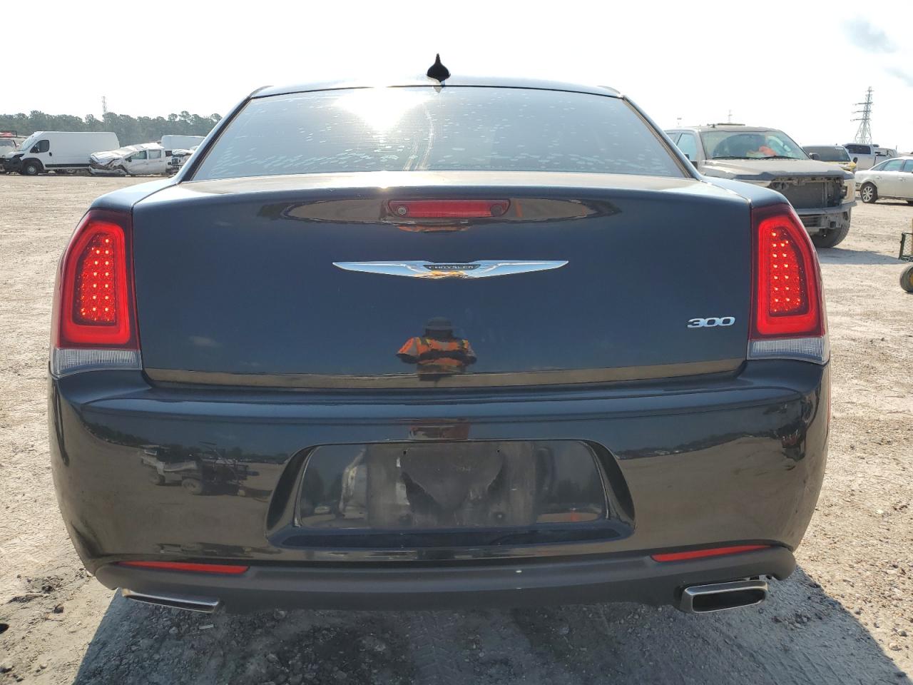 2C3CCAAG0KH609971 2019 Chrysler 300 Touring