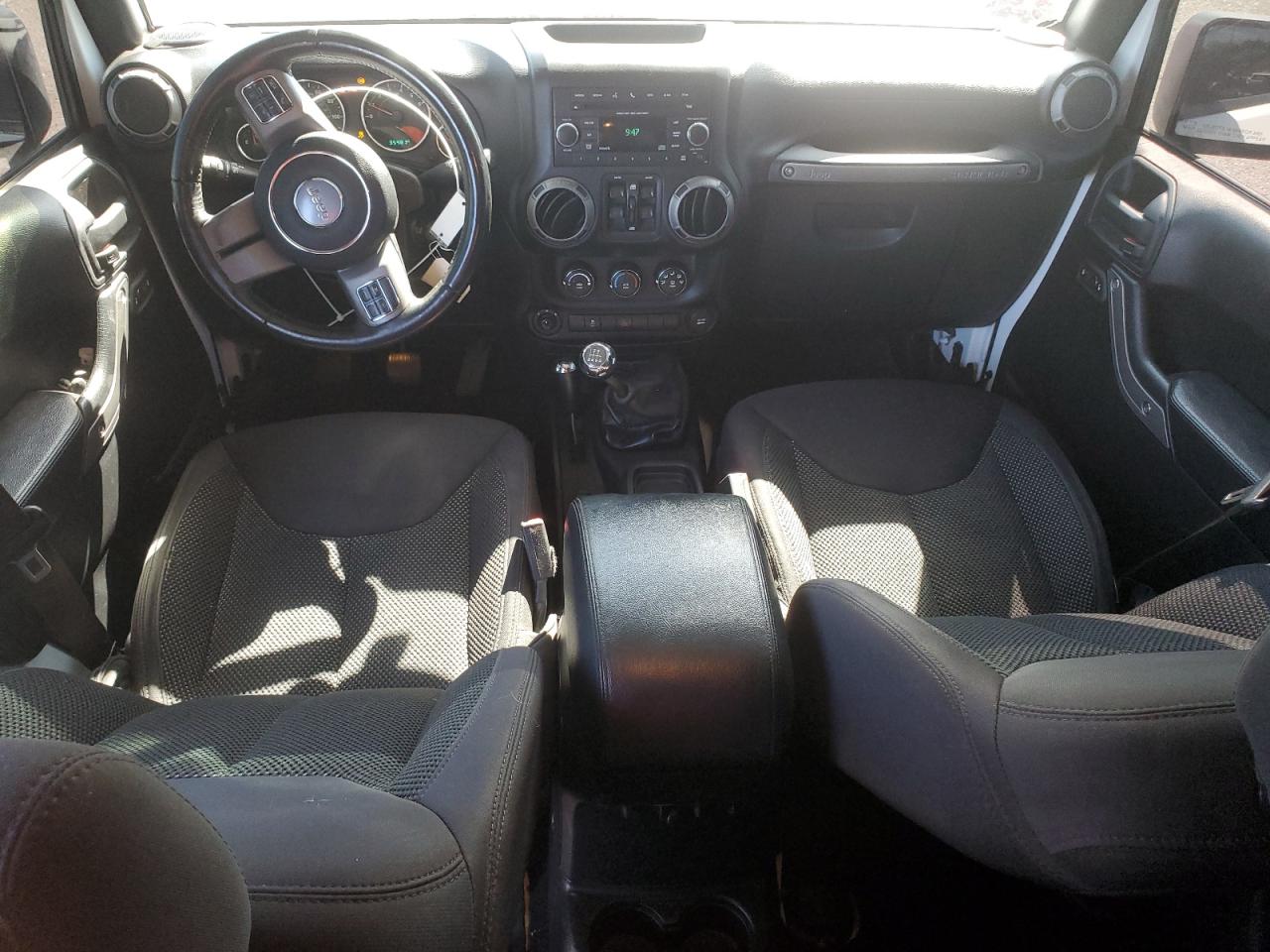 1C4BJWDG9GL151055 2016 Jeep Wrangler Unlimited Sport