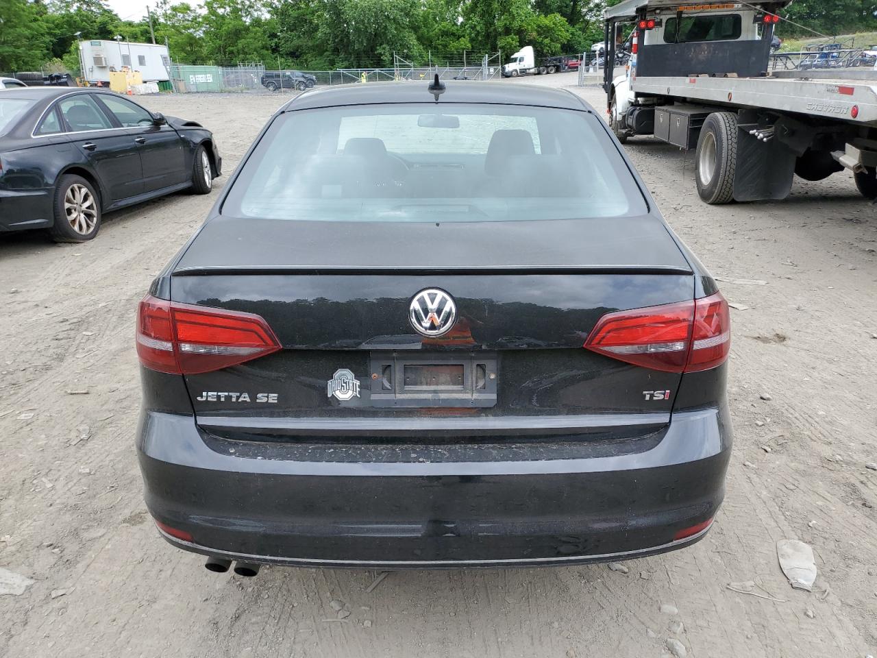 2018 Volkswagen Jetta Sport vin: 3VWD17AJ9JM220585