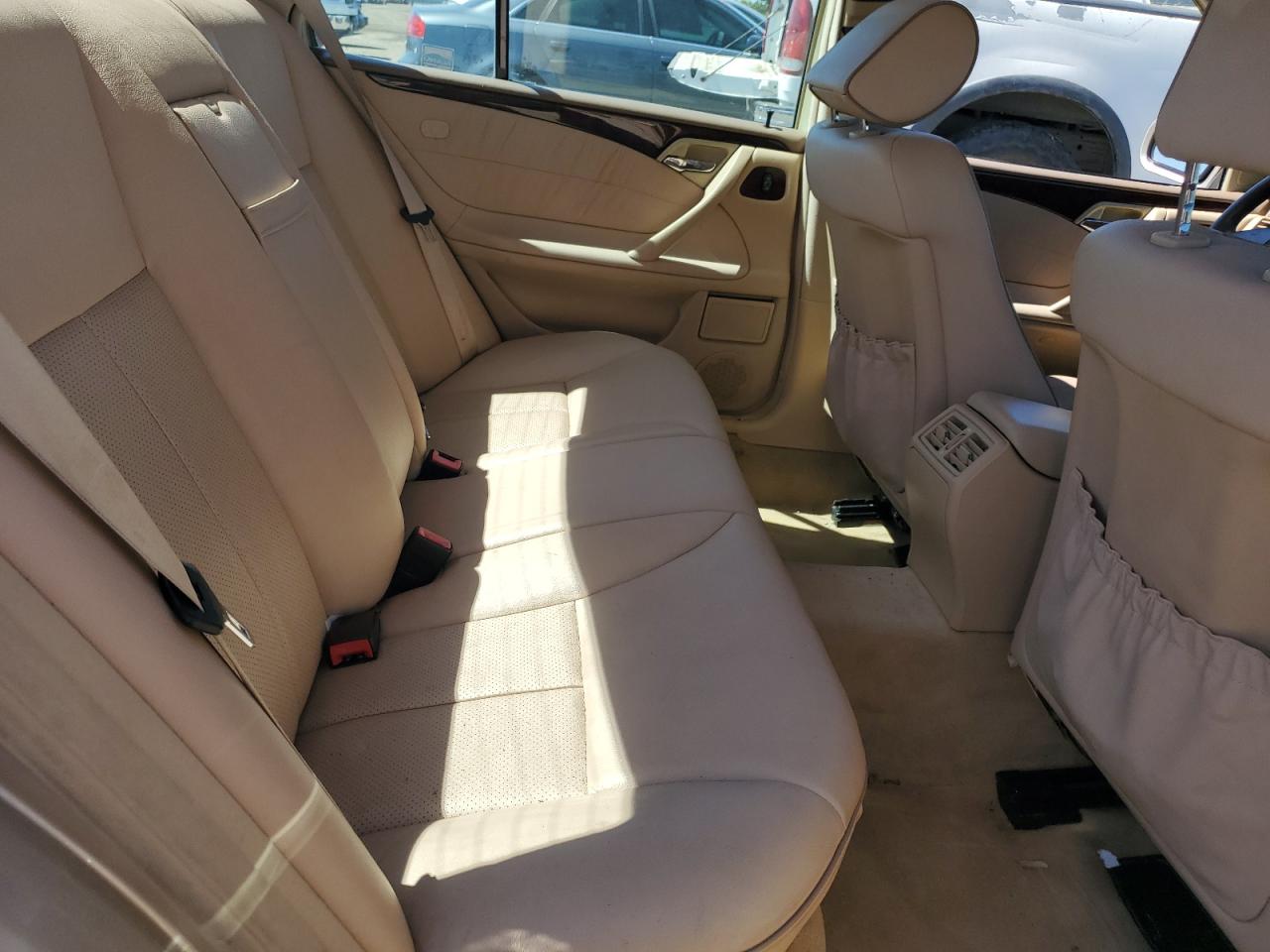 WDBJF65J5YA984970 2000 Mercedes-Benz E 320