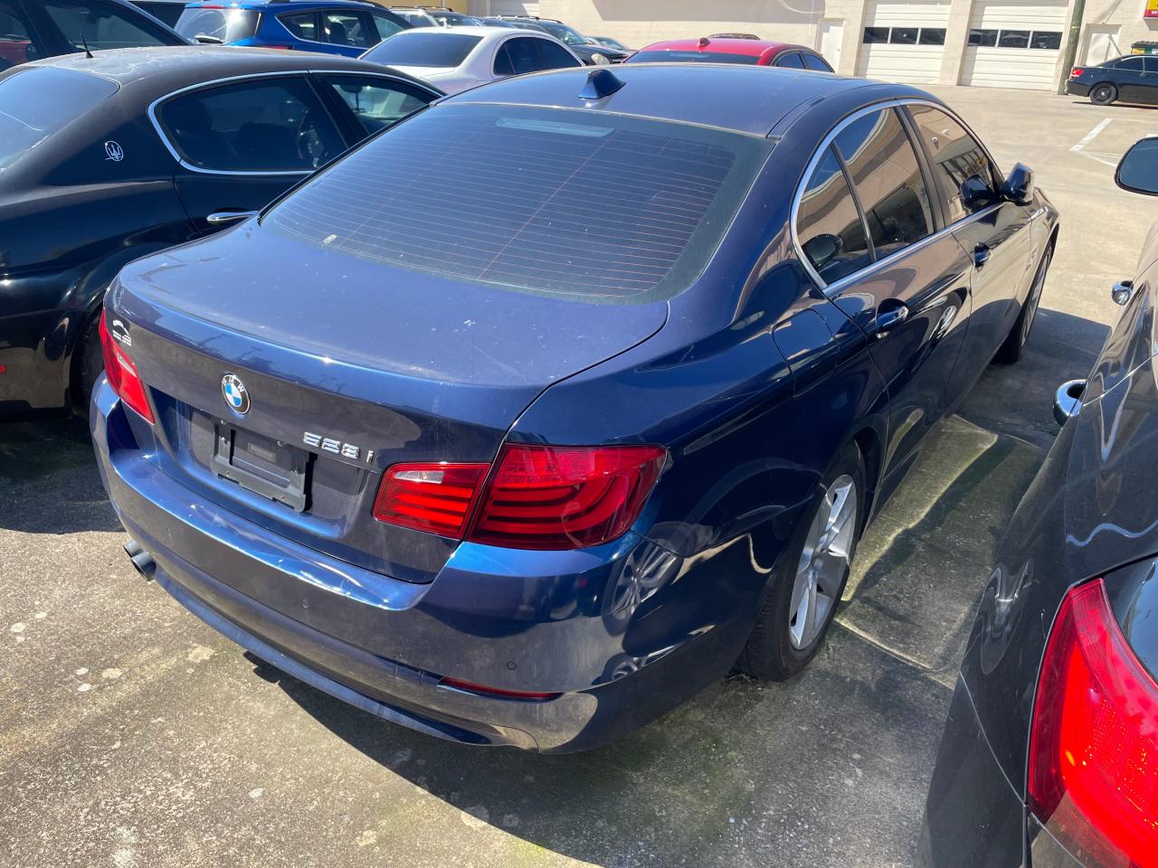 2012 BMW 528 Xi vin: WBAXH5C5XCDW05522