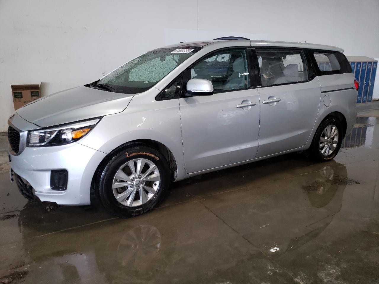 KNDMA5C1XJ6389888 2018 Kia Sedona L