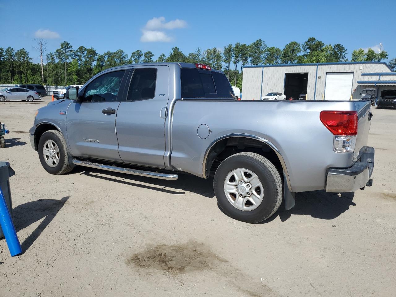 5TFRY5F15BX115717 2011 Toyota Tundra Double Cab Sr5