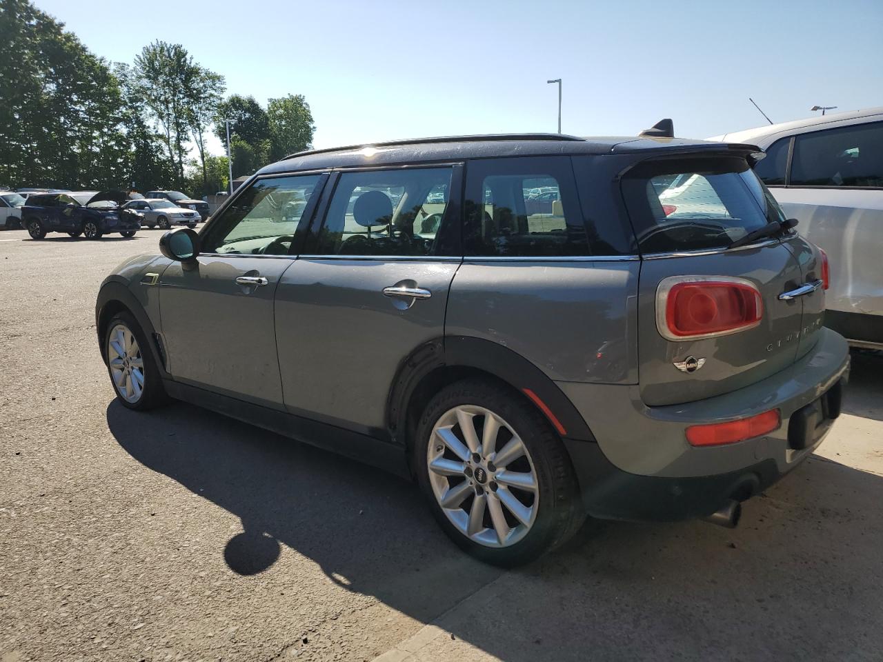 2016 Mini Cooper Clubman vin: WMWLN5C52G2B35076