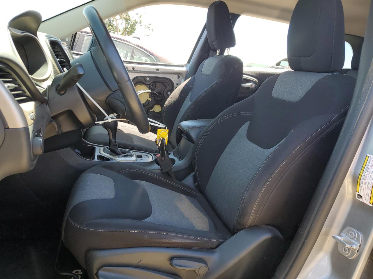 1C4PJLAS6HW607333 2017 Jeep Cherokee Sport