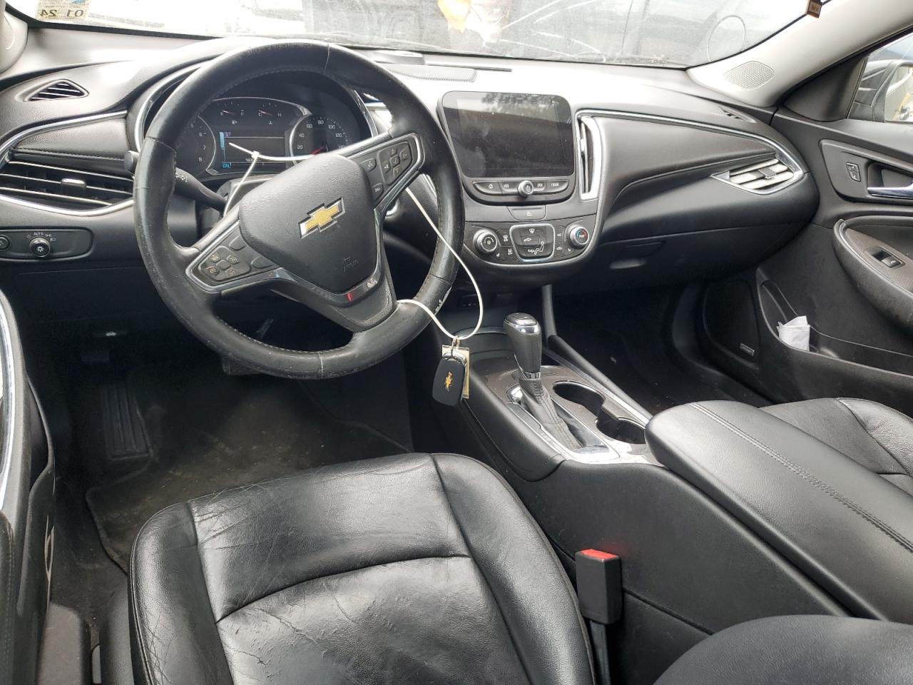 1G1ZD5ST0JF104950 2018 Chevrolet Malibu Lt