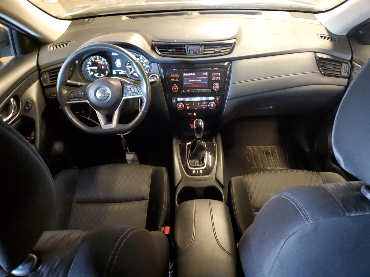 KNMAT2MV6HP598790 NISSAN ROGUE 2017