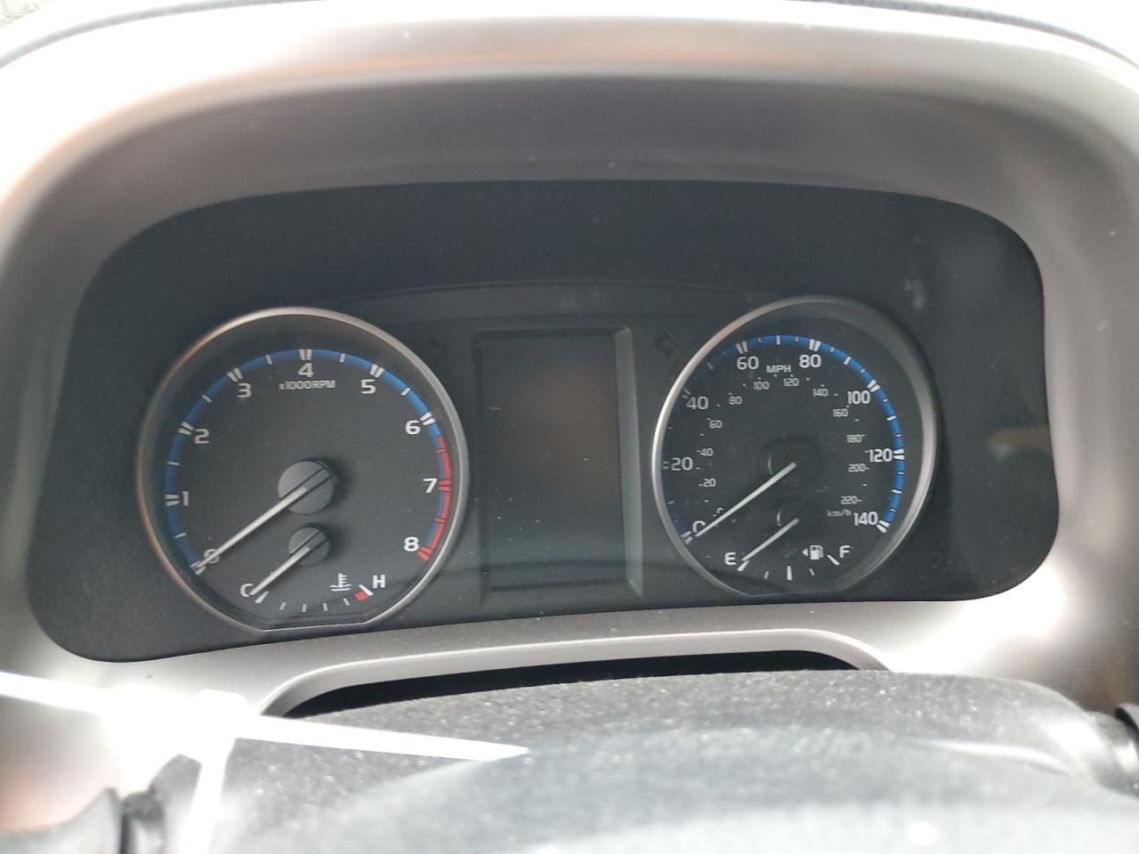 JTMBFREV2HJ702777 2017 Toyota Rav4 Le