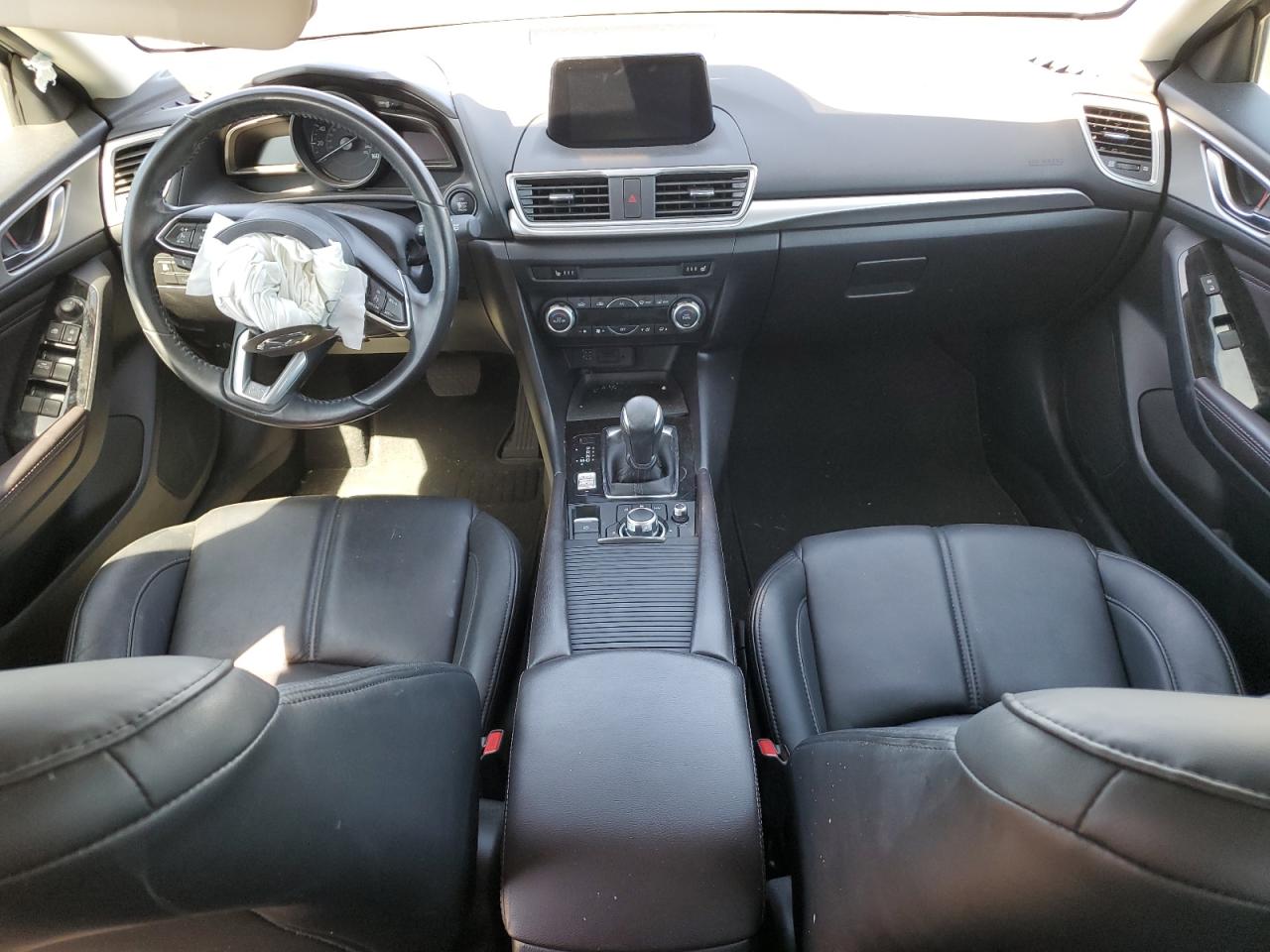 2017 Mazda 3 Touring vin: 3MZBN1L74HM137313