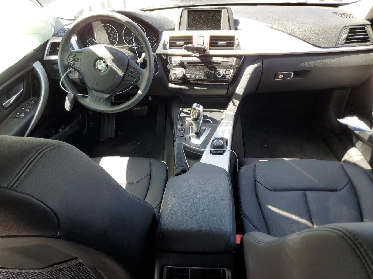 WBA8E1G5XGNT35224 2016 BMW 320 I