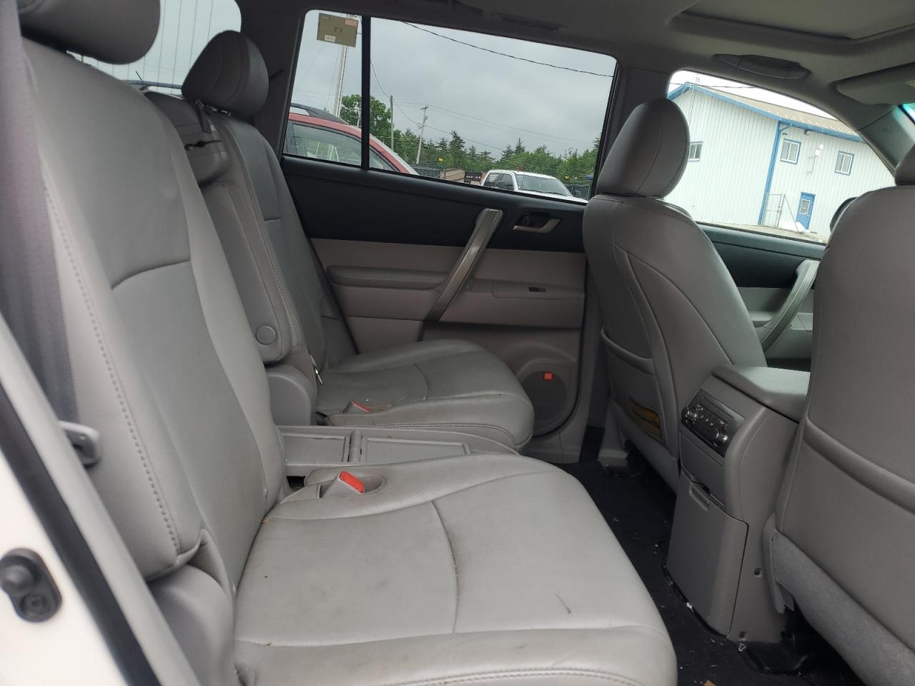 5TDBK3EH5CS104911 2012 Toyota Highlander Base