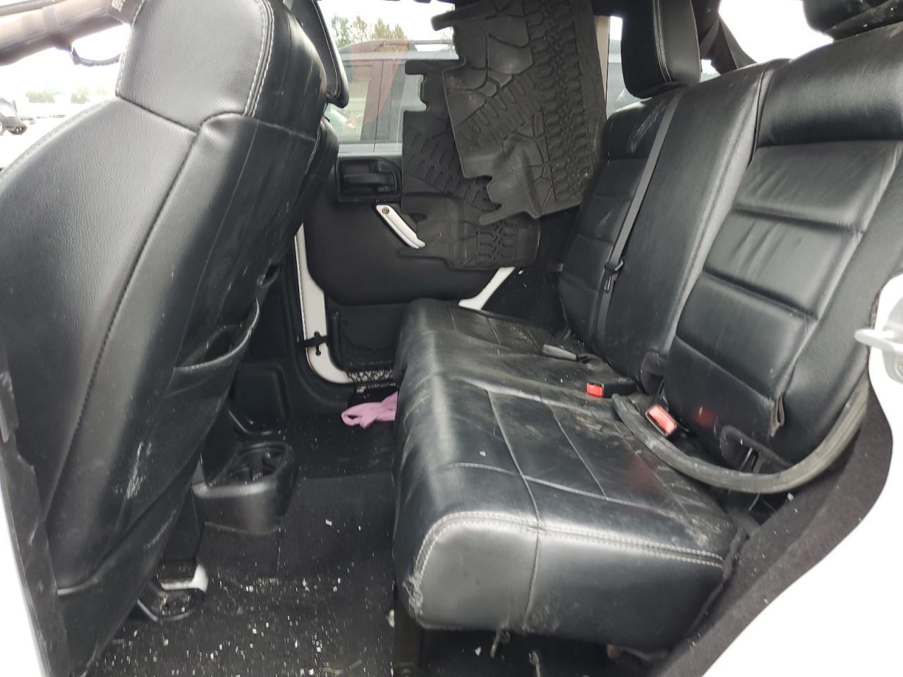 1C4HJWEGXCL158597 2012 Jeep Wrangler Unlimited Sahara