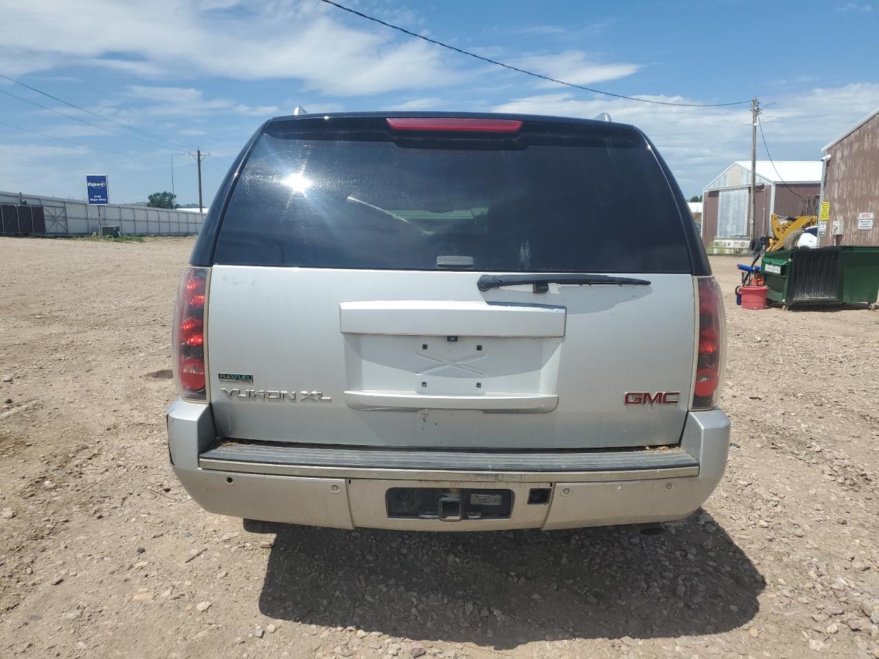 1GKS2MEF4BR377912 2011 GMC Yukon Xl Denali