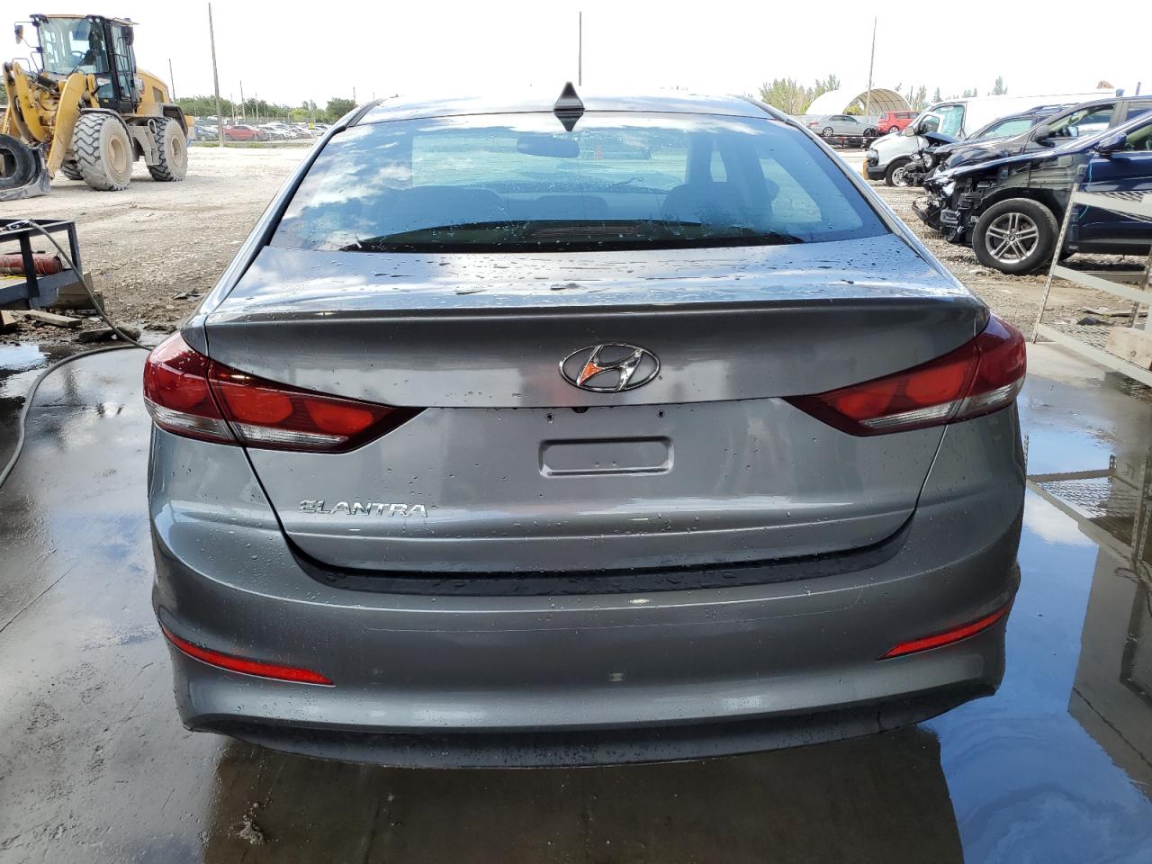 2017 Hyundai Elantra Se vin: KMHD84LF3HU358100