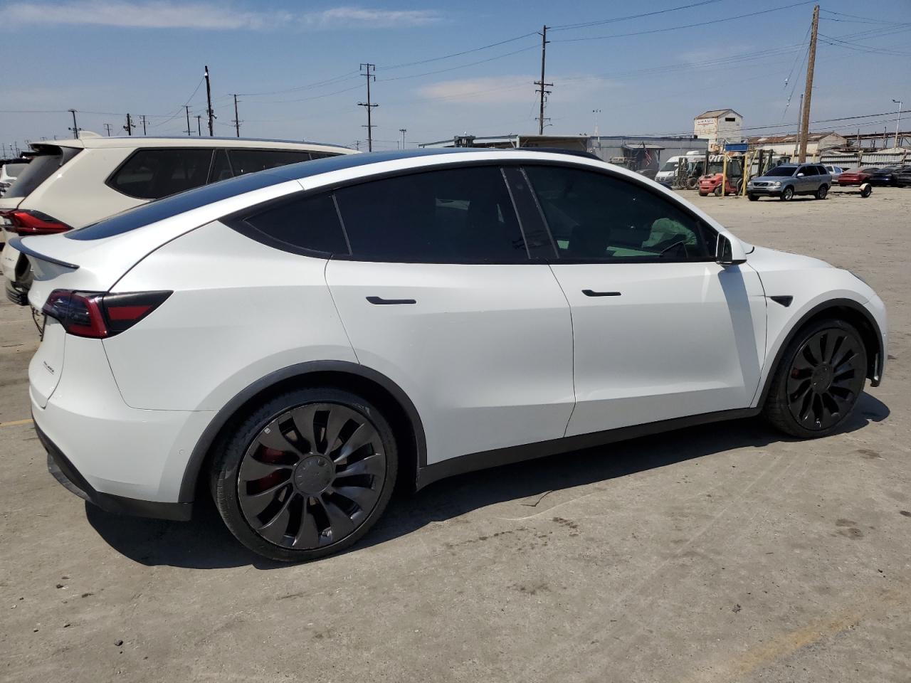 2021 Tesla Model Y vin: 5YJYGDEF6MF295311