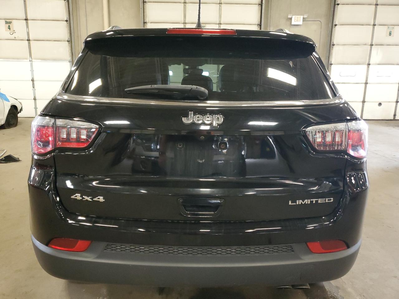 3C4NJDCB3JT205338 2018 Jeep Compass Limited