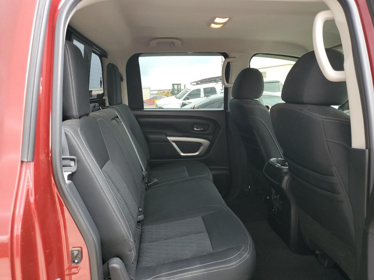 1N6AA1E63JN507092 2018 Nissan Titan Sv