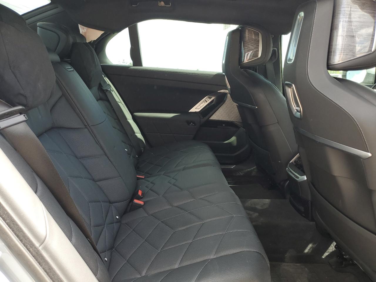 WBA33EJ02PCM31462 2023 BMW 760 Xi