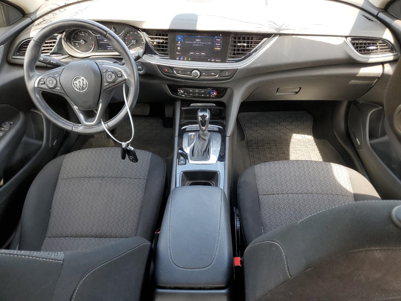 W04GU8SX2K1026702 2019 Buick Regal Tourx Preferred