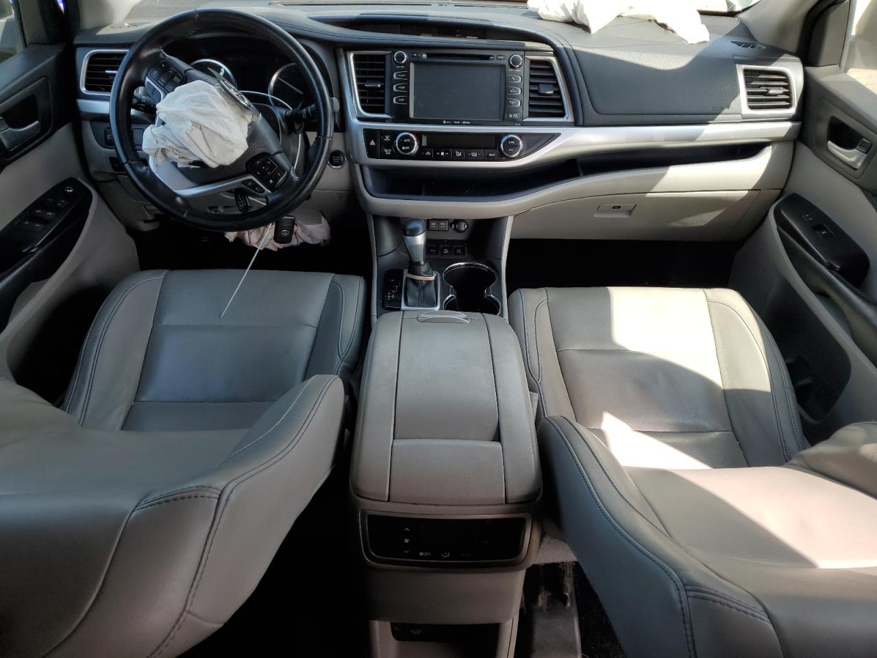 5TDJZRFH8HS425020 2017 Toyota Highlander Se