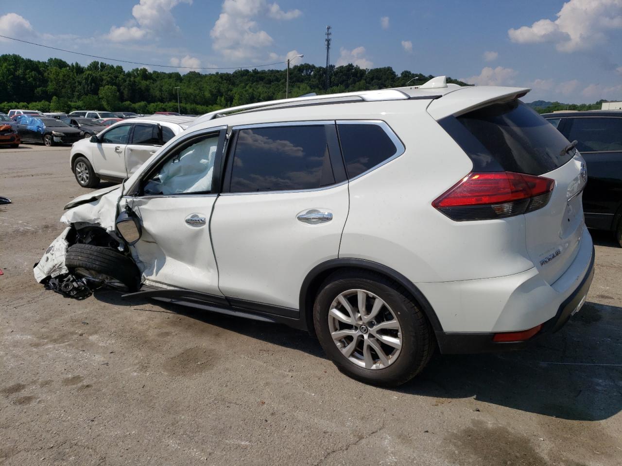 KNMAT2MT6HP535767 NISSAN ROGUE 2017
