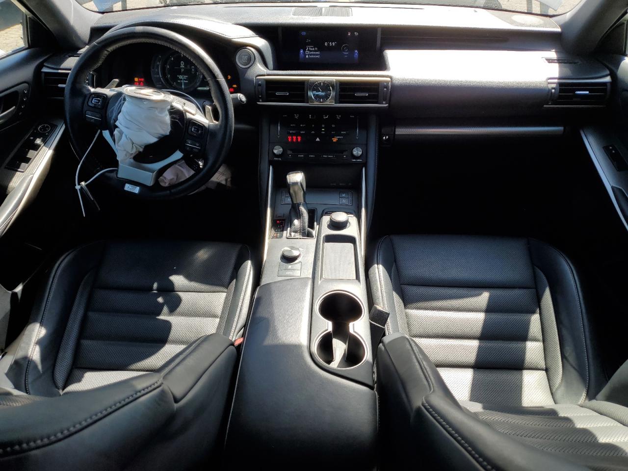 JTHBA1D27J5076034 2018 Lexus Is 300