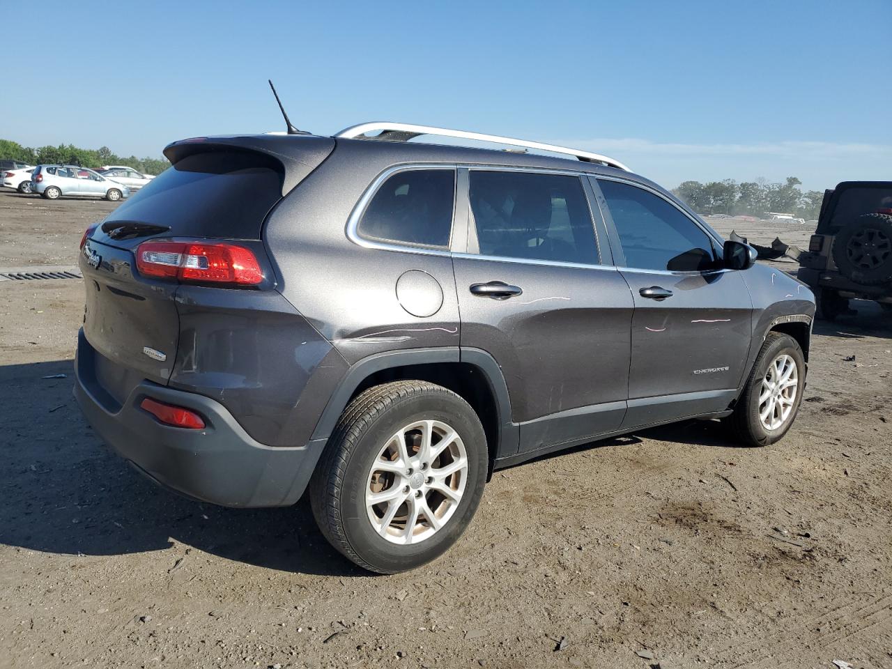 1C4PJMCB5GW375566 2016 Jeep Cherokee Latitude 1C4PJMCB5GW375566 2016 Jeep Cherokee Latitude