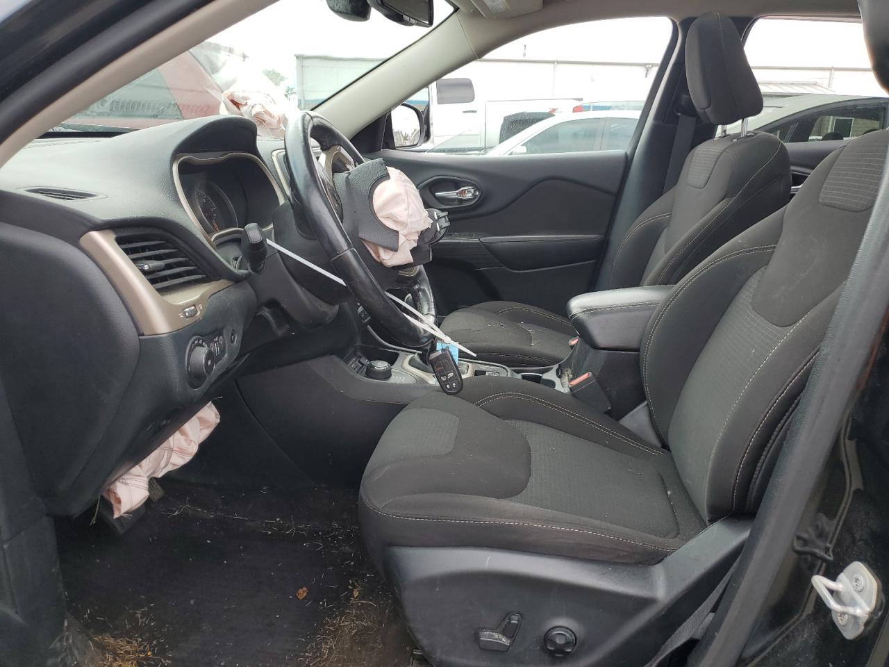 1C4PJMCS0HW545429 2017 Jeep Cherokee Latitude