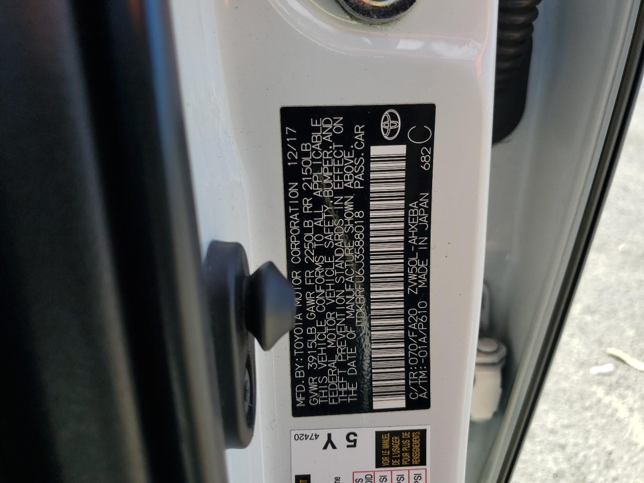 JTDKBRFU6J3588018 2018 Toyota Prius