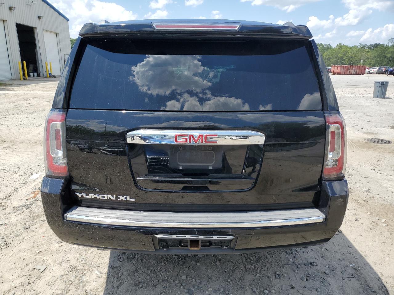 1GKS2HKJ8HR224636 2017 GMC Yukon Xl Denali