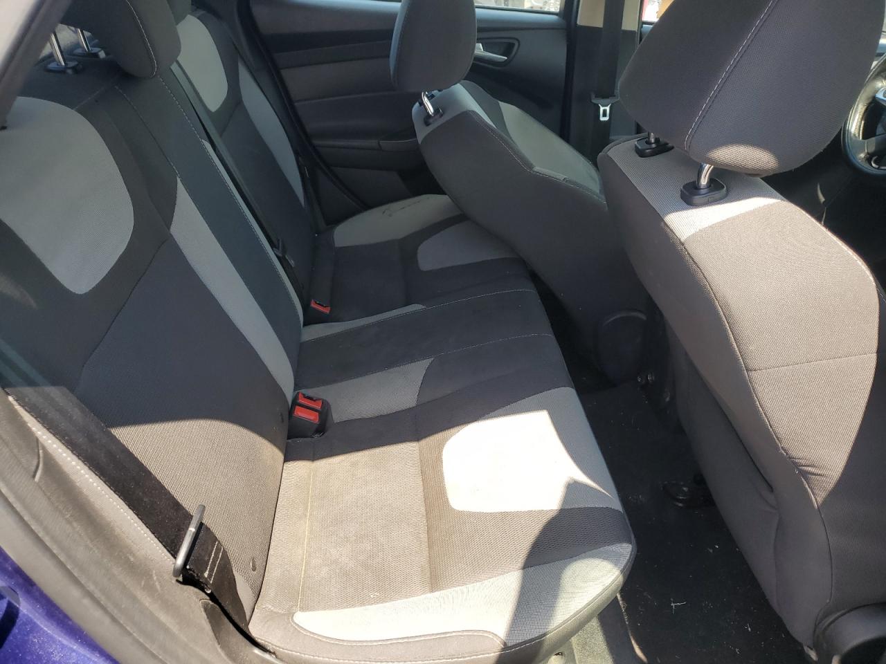 1FAHP3F25CL472034 2012 Ford Focus Se