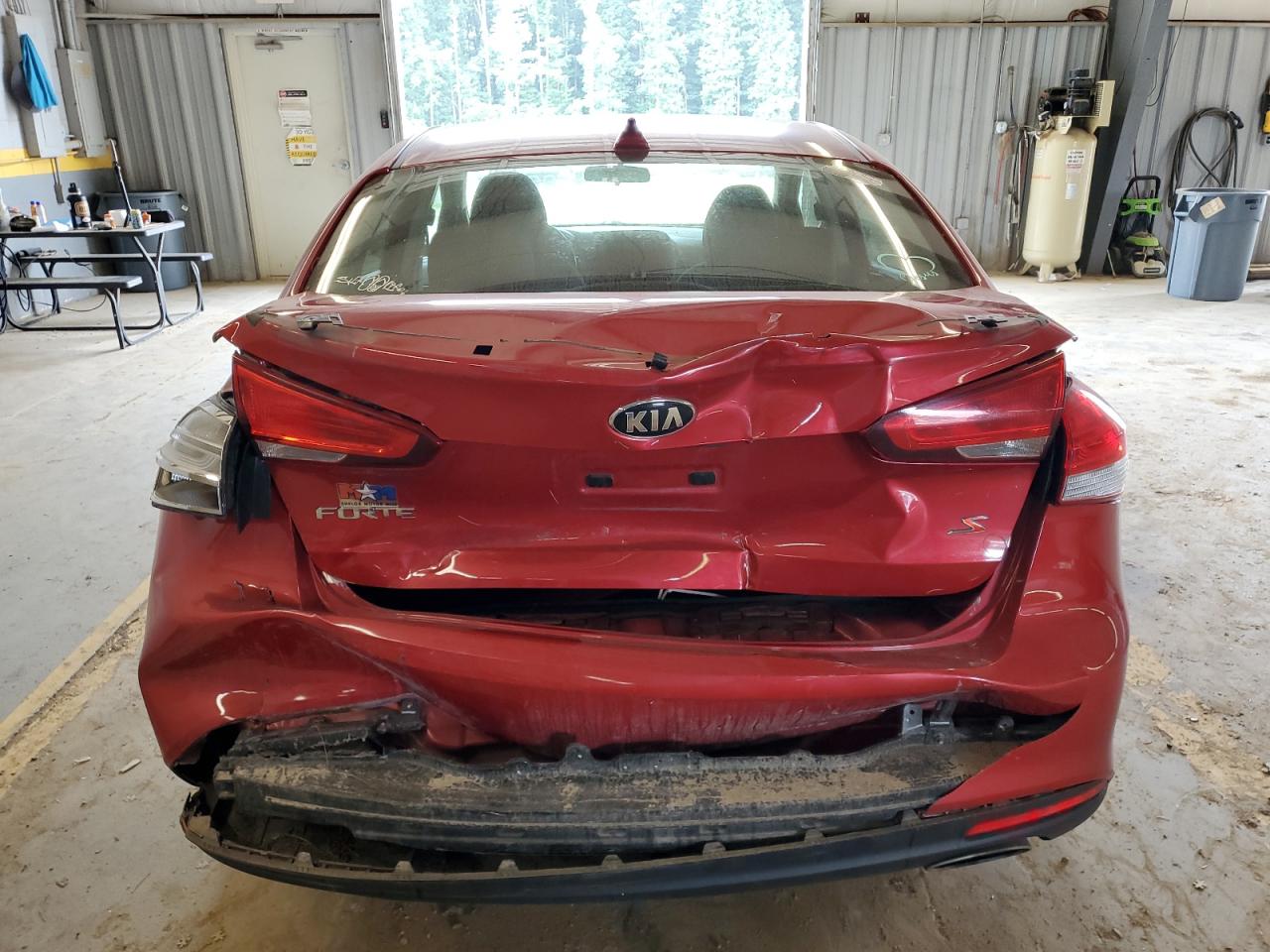 3KPFL4A7XJE200865 2018 Kia Forte Lx