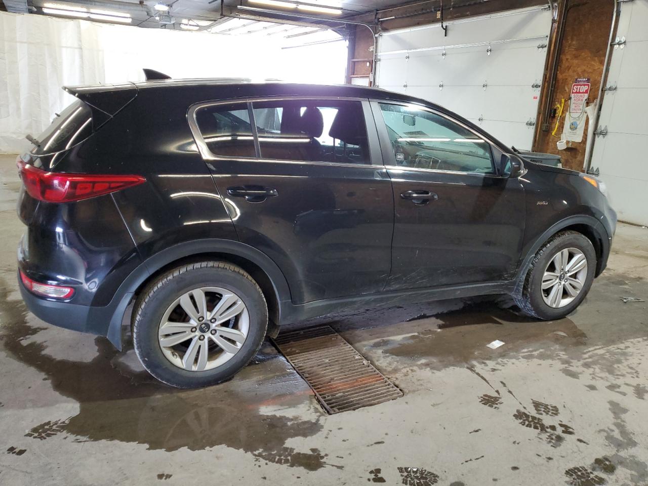 2018 Kia Sportage Lx vin: KNDPMCAC7J7353521