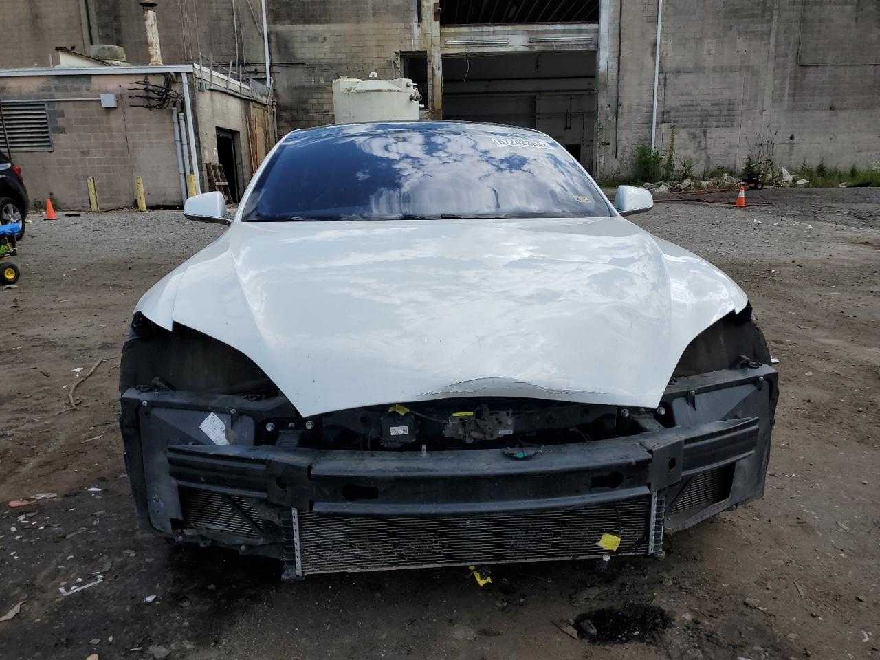 5YJSA1E41FF109357 2015 Tesla Model S