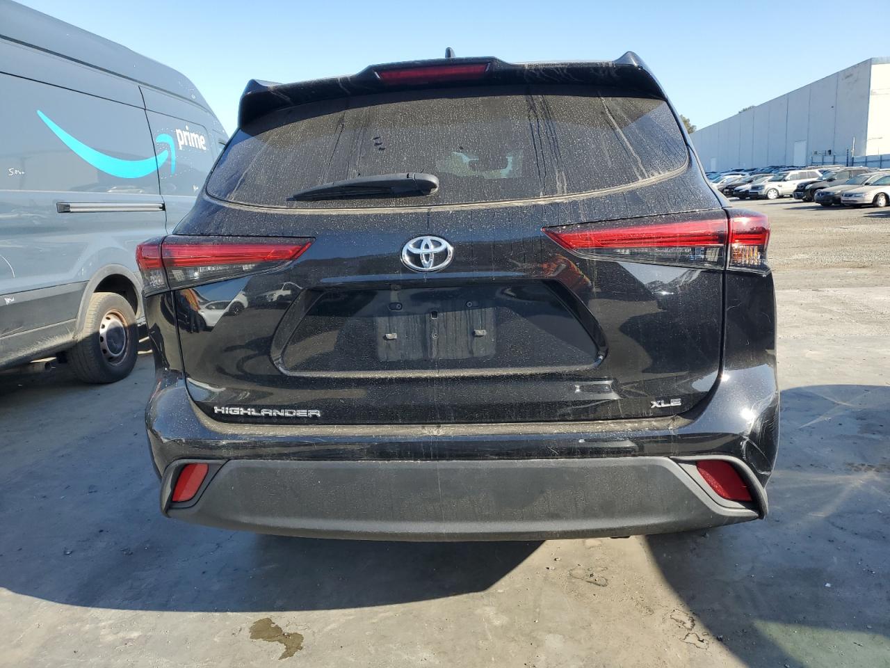 5TDGZRAH7NS546957 2022 Toyota Highlander Xle
