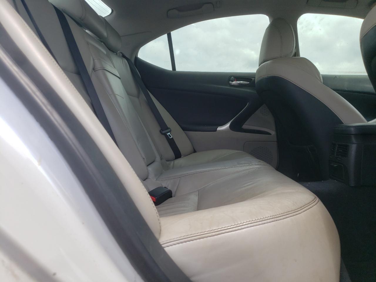 JTHBF5C29B5132552 2011 Lexus Is 250